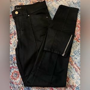 WHBM Skinny Ankle w/ Zipper Details